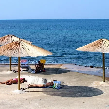 With A Parking Space Mareda, Novigrad - 7100 *