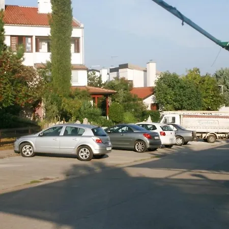 With A Parking Space Mareda, Novigrad - 7100 *