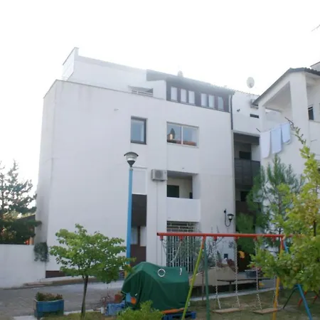 Apartman With A Parking Space Mareda, Novigrad - 7100